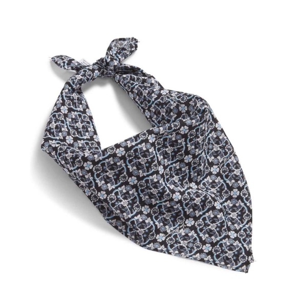 Vera Bradley Scarf / Bandana Charcoal Vines Print New In Packaging - Picture 1 of 4